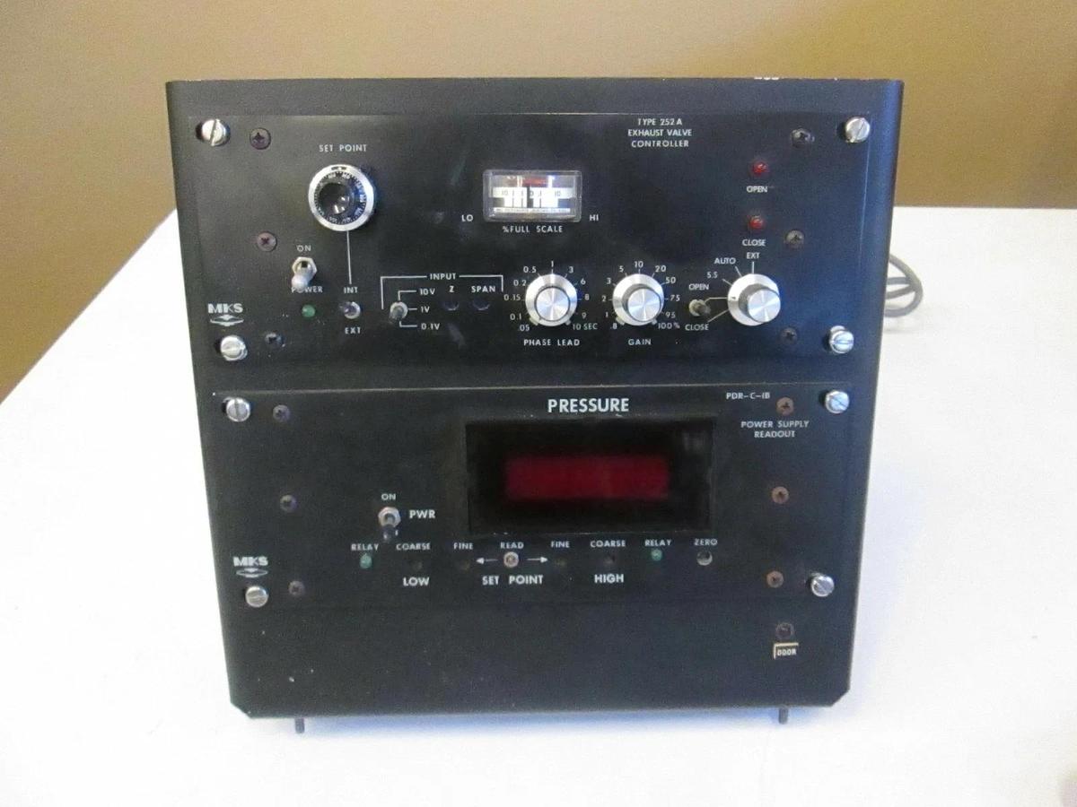 Used MKS Type 252A Controller and MKS Type PDR-C-1B Assembly, Used