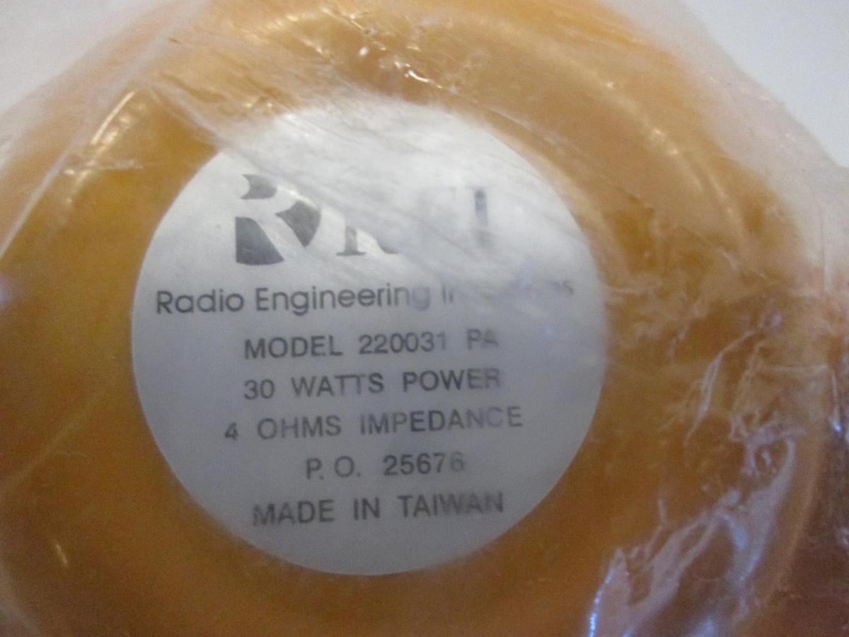 Radio Engineering, 220031 PA, Truck Horn w/ Base, 30W, 4 Ohms, New