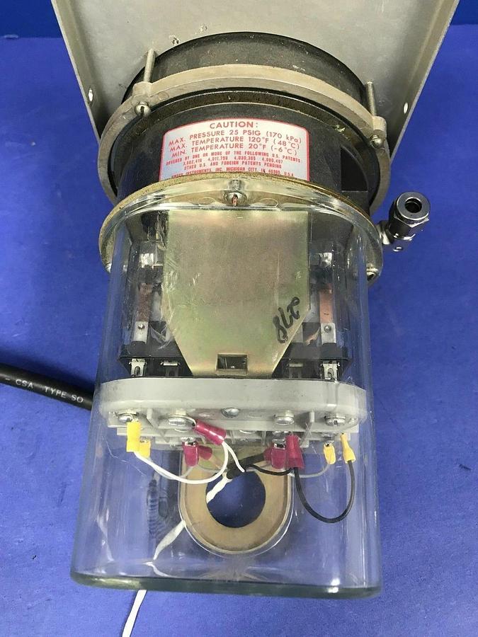 Used Dwyer 3003C Photohelic Gauge 0 to 3" Water, w/ Mounting Panel & Wiring, Used