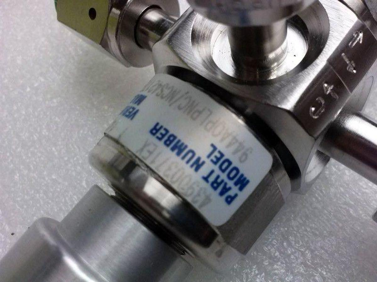 Parker Veriflo 944AOPLPNC/NCS4217EX, Normally Closed, 1/4" FVCR, New