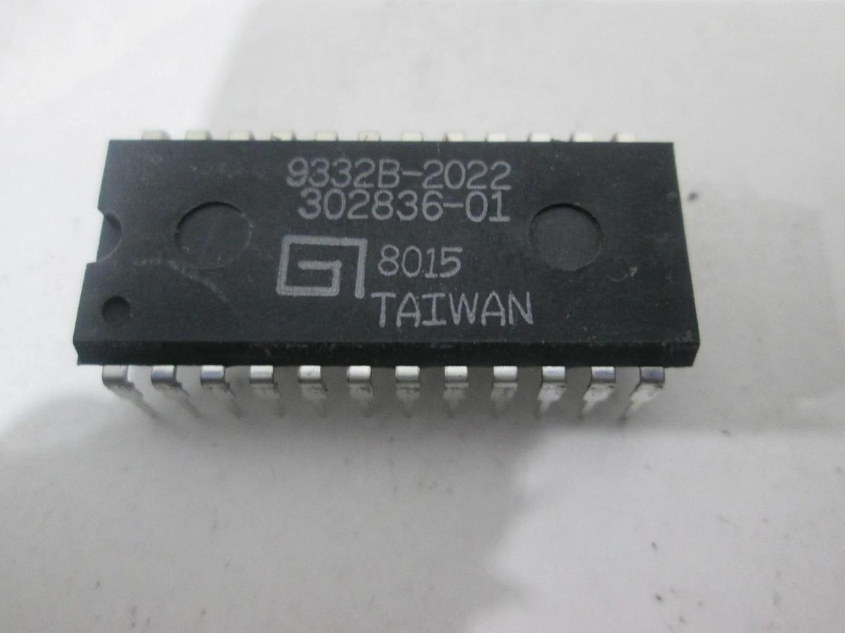 9332B-2022, 302836-01, Integrated Circuit, New, Lot of 15