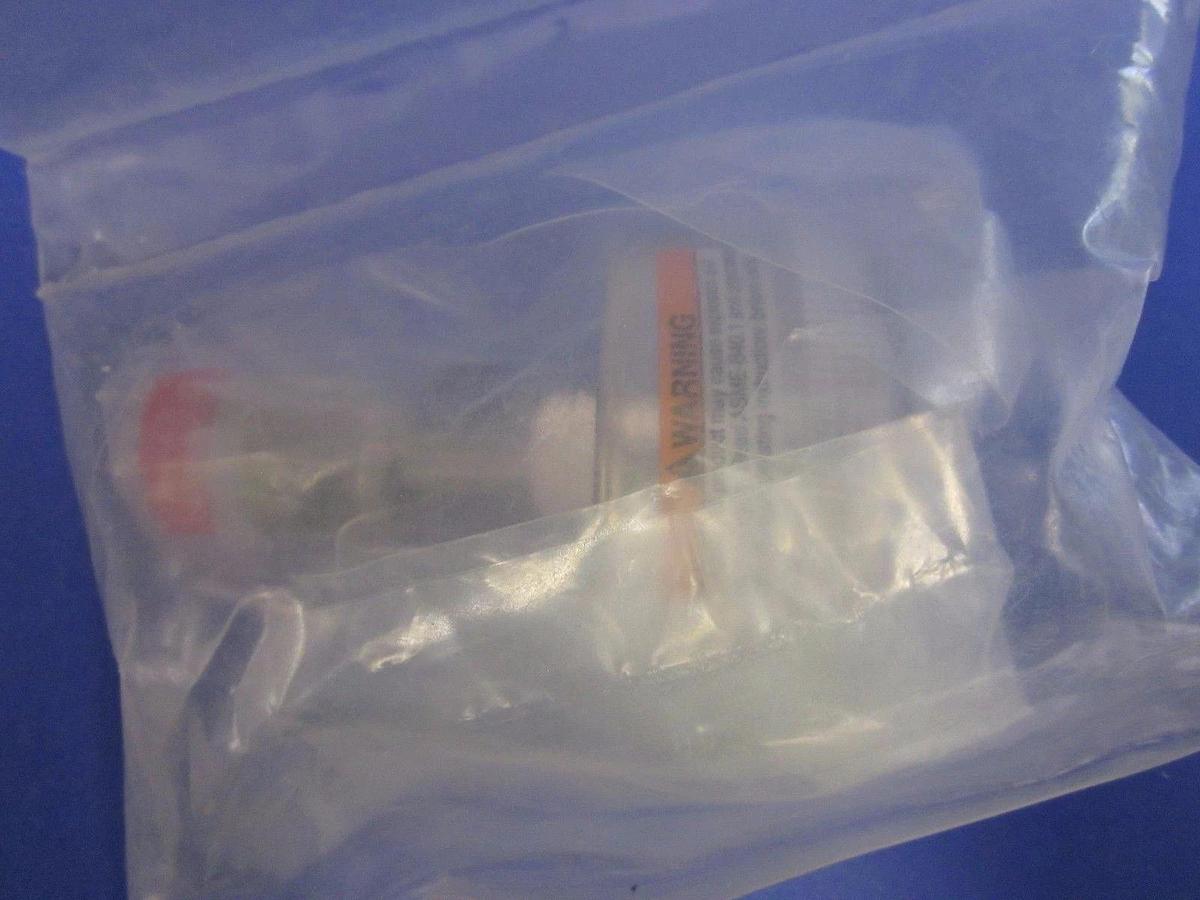 Used Ametek C 1535, Cleanroom Gauge, 30-0-30 psi, 1/4" FVCR Back Mount, New