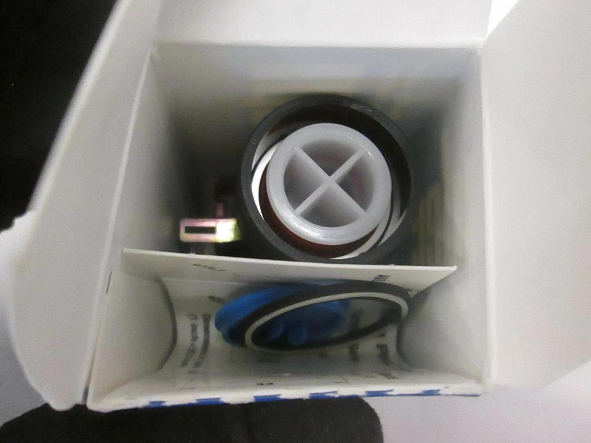 Idec, Push Button Switch, HW1B-M1F11-S, New, Lot of 2