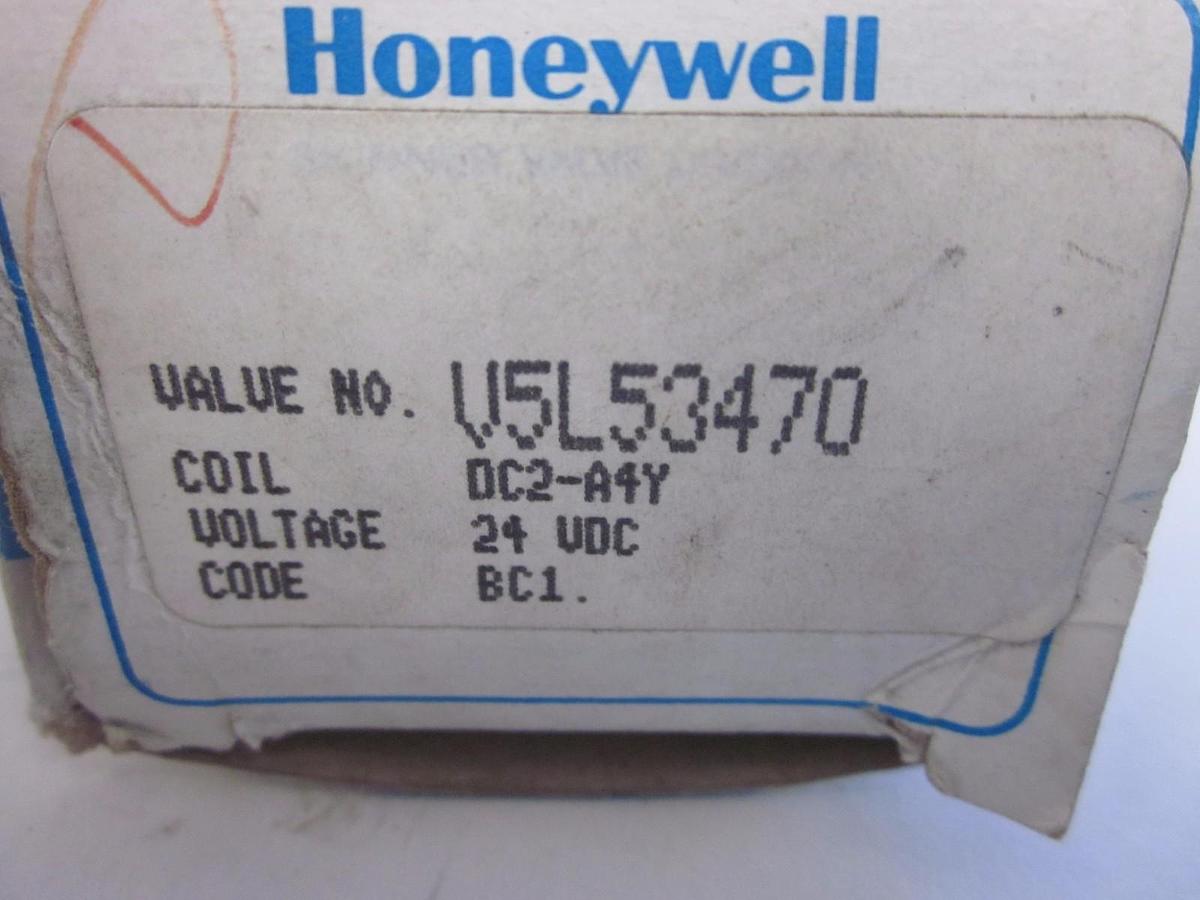Used Skinner / Honeywell V5L53470 Solenoid Valve, 1/4 NPT, 50PSI, Orifice: 5/32, NIB