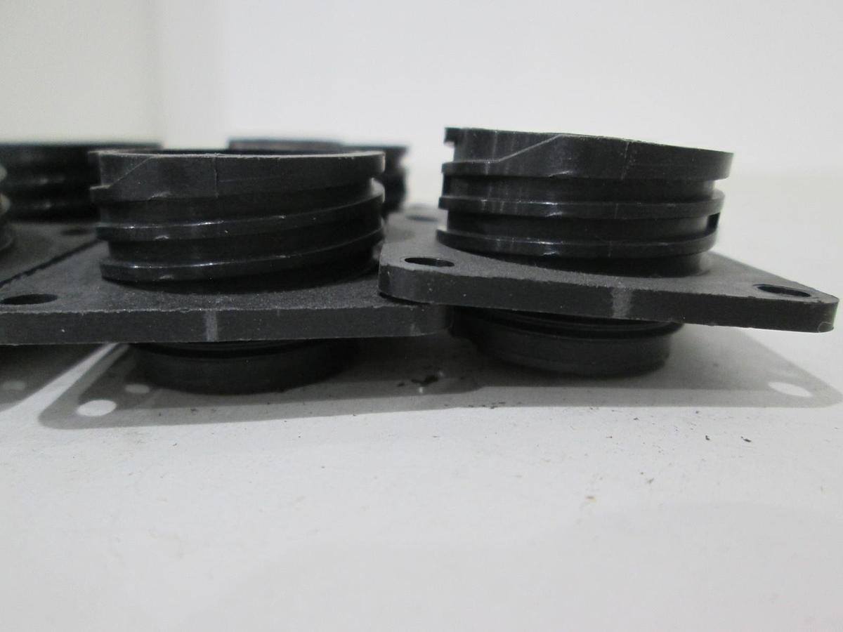 Used Amphenol, 205840-3, 28 Pin, Female Connector, New, Lot of 9