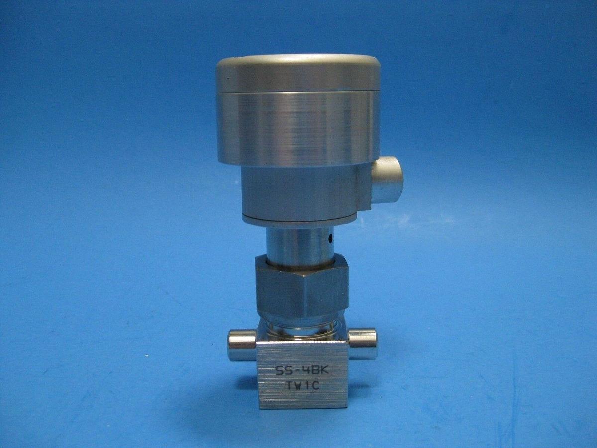 Used Nupro SS-4BK-TW1C Bellows Sealed Valve w/ NC Actuator, 1/4" Butt End Weld, Used
