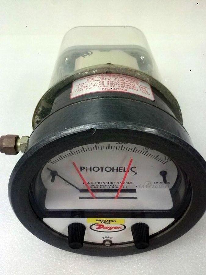 Used Dwyer 3001 Photohelic Gauge 0 to 1 inch, Used
