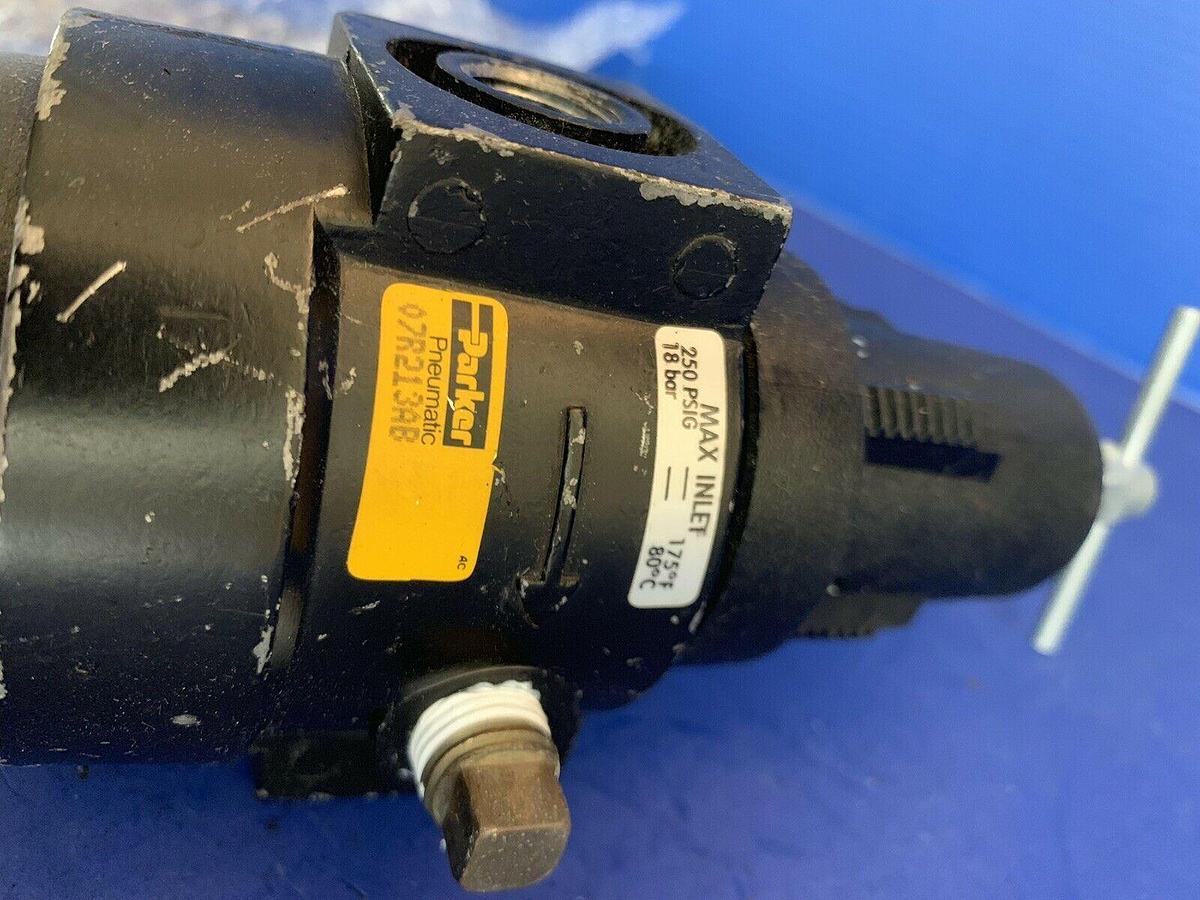 Used Parker 07R213AB Regulator, 250 PSI, Used