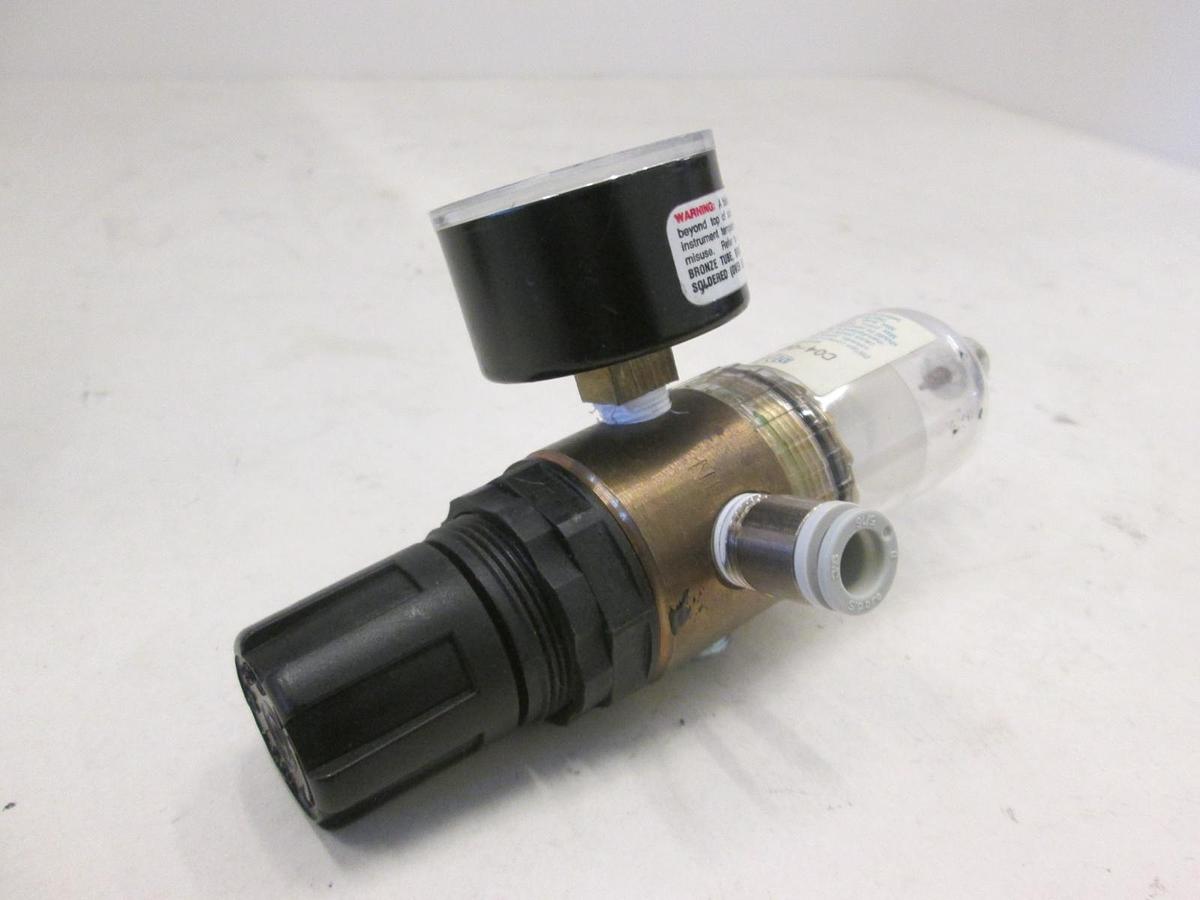 Used Dixon, C04-02M, 150 PSIG, Filter Regulator w/ Ashcroft 0-160 PSI Gauge, Used