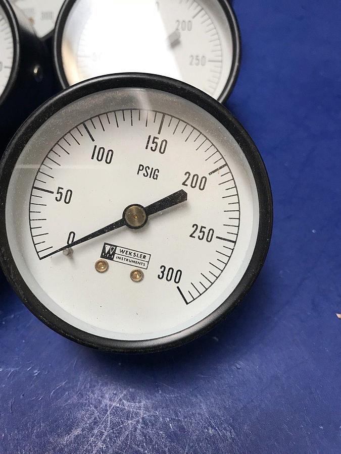 Used Weksler Pressure Gauge 0-300 psig, Lot of 9 Used