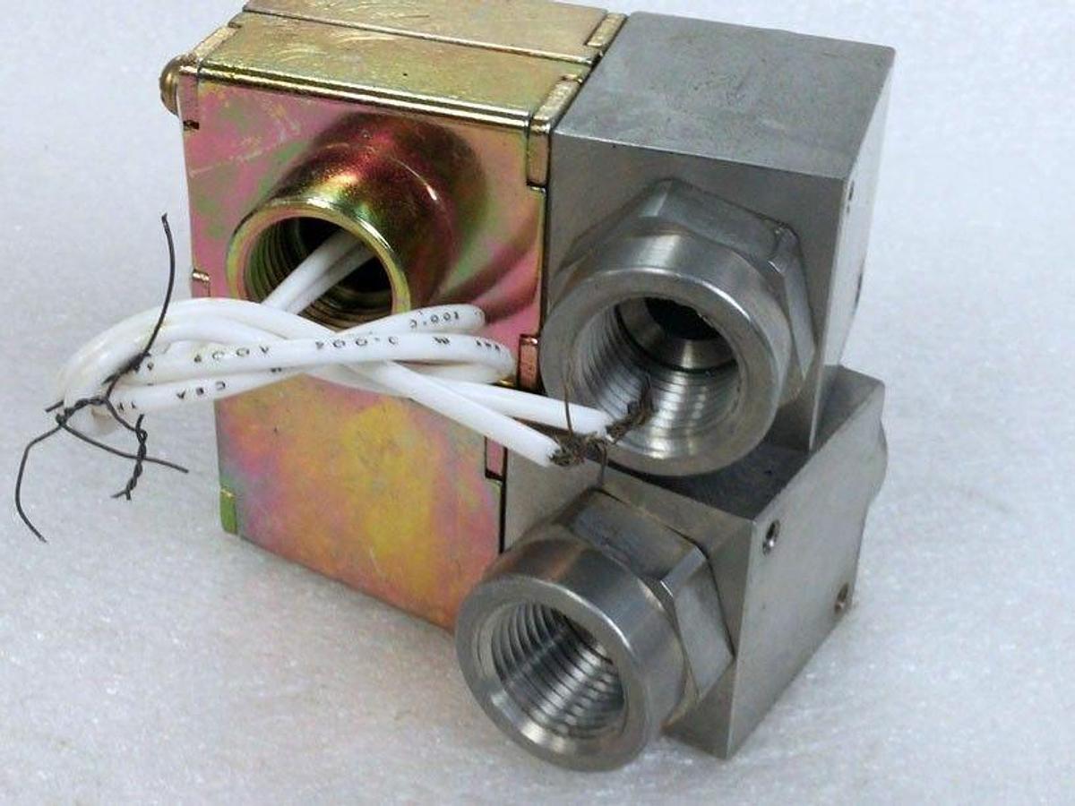 Valcor 15C89C8-4 Solenoid Valve, Lot of 2, New Without Box
