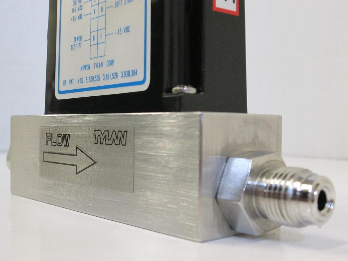 Used Tylan FC-261 MFC, Range: 10SLM, Gas: H2, 1/4" Male VCR In/Out