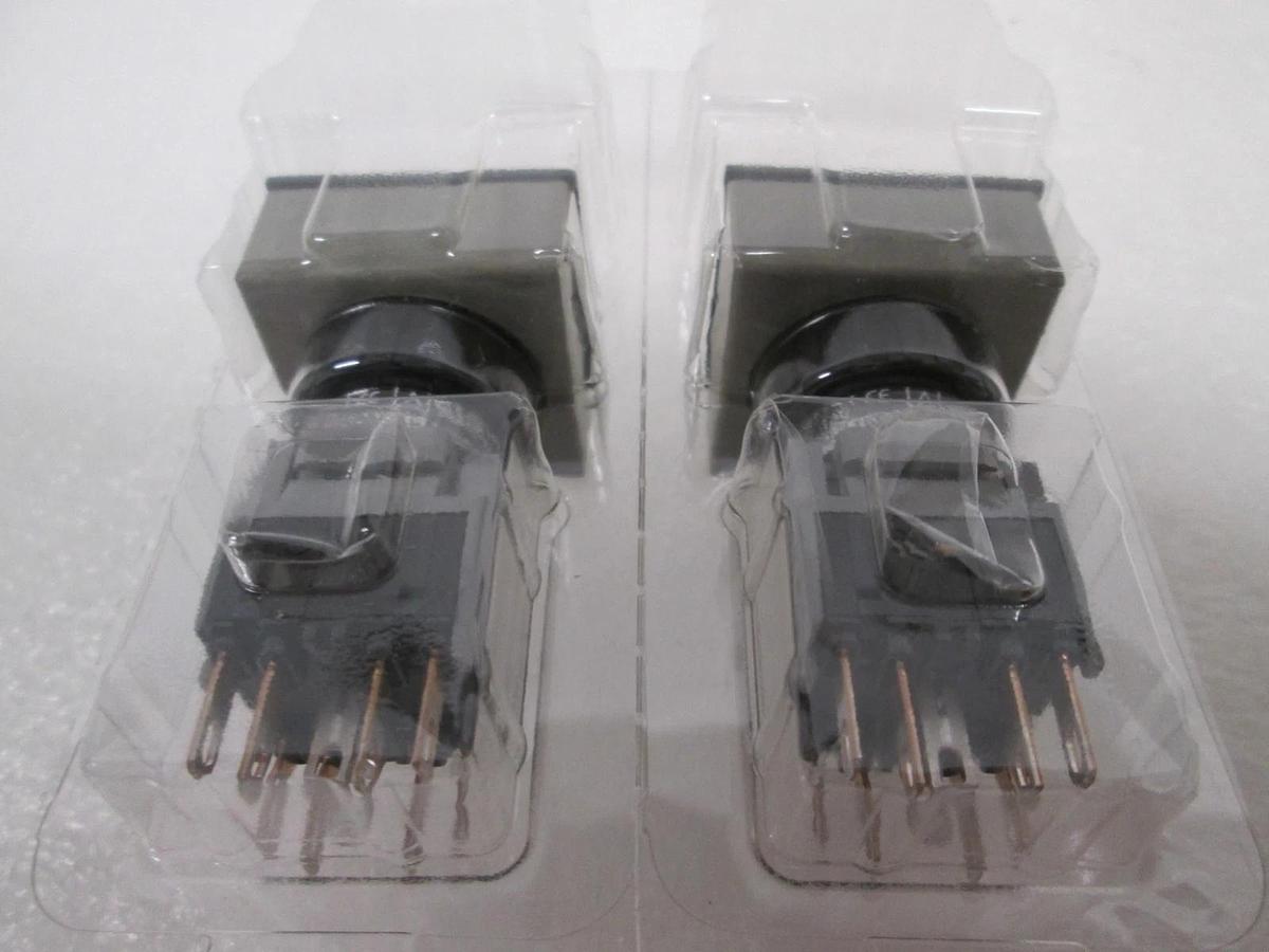 IDEC, AG225-ELG22B3, Push Button Switch, Green, New, Lot of 2