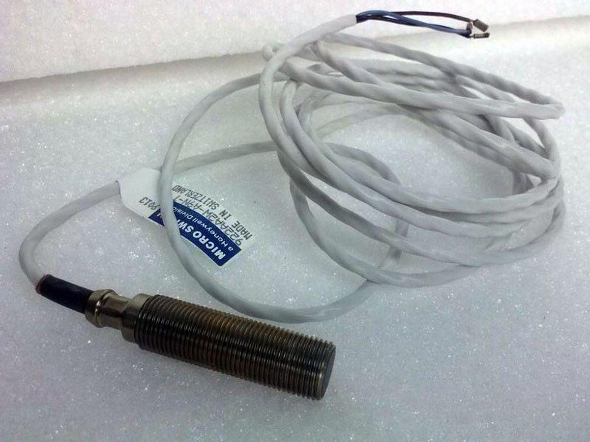 Honeywell Microswitch 922AA2W-A9N-T Proximity Sensor, PK 821 1, Lot of 4, NIB