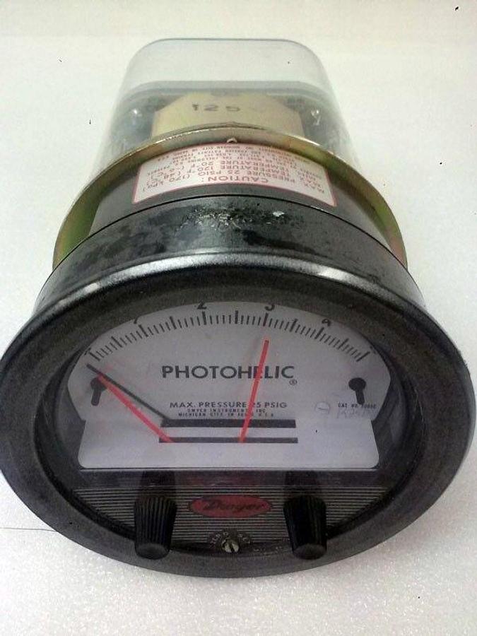 Used Dwyer 3005C Photohelic Gauge 0 to 5 inch, Used