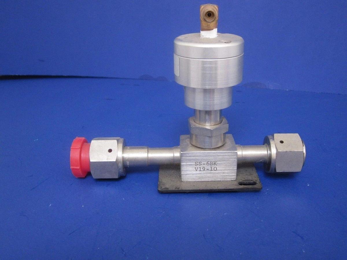 Used Swagelok Bellows Sealed Valve SS-6BK-V19-1O, NO, 1/2" Female , Used