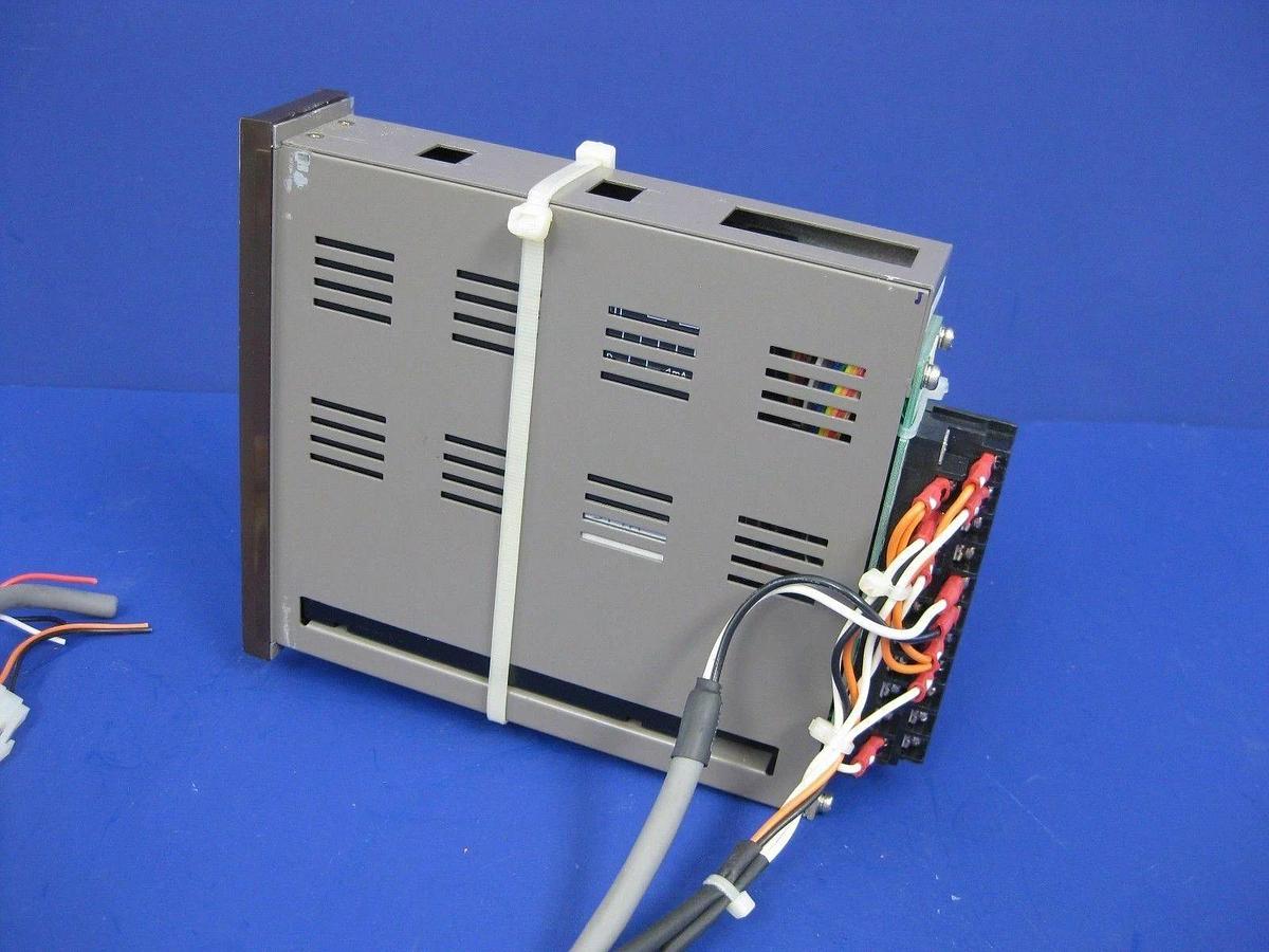 Used Riken Keiki Gas Indicator OX-571 Oxygen Analyzer, 0-25% O2, USED