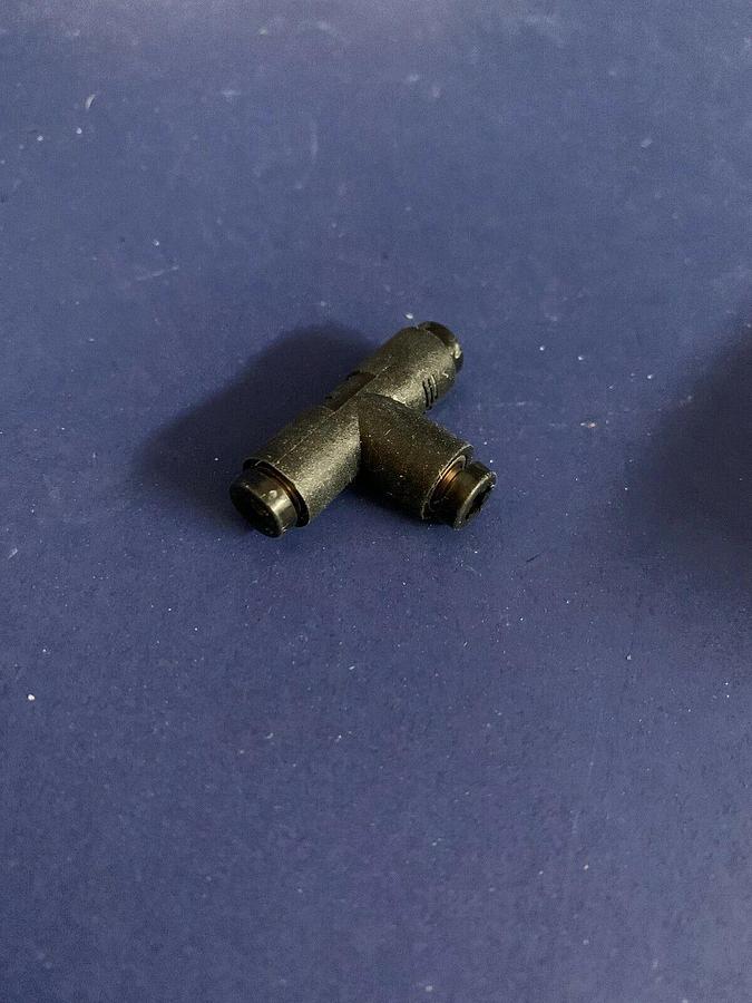 LEGRIS 3104 53 00 Nylon Push-To-Connect Union Tee, 1/8" OD, Lot of 20 New