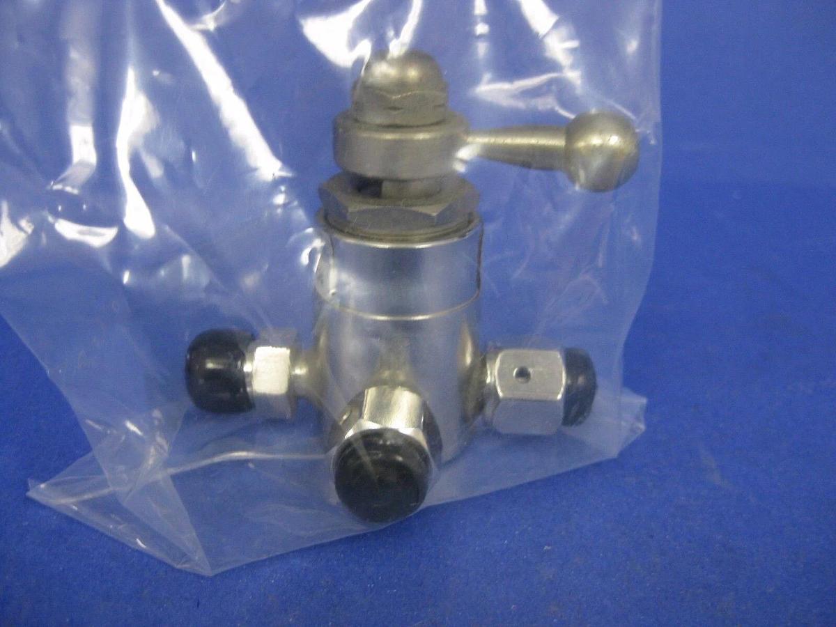 Used Veriflo 032 0029 Valve, 3-Way, Manual Lever, 1/4" VCO, Used
