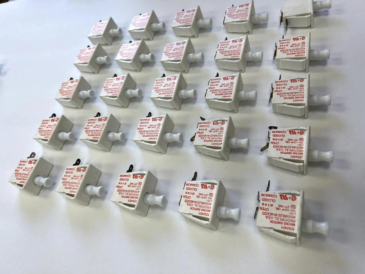 Used 1DM401 Micro Switch L181 10A 1/2HP 125, 250. 277 VAC, Used