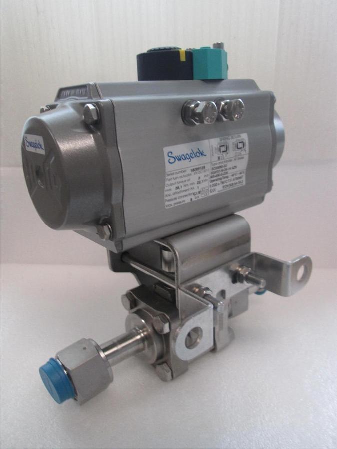 Used Swagelok, SC00060-5U, Actuated Ball Valve Assy w/, SS-65TW12T65-3 Valve, New