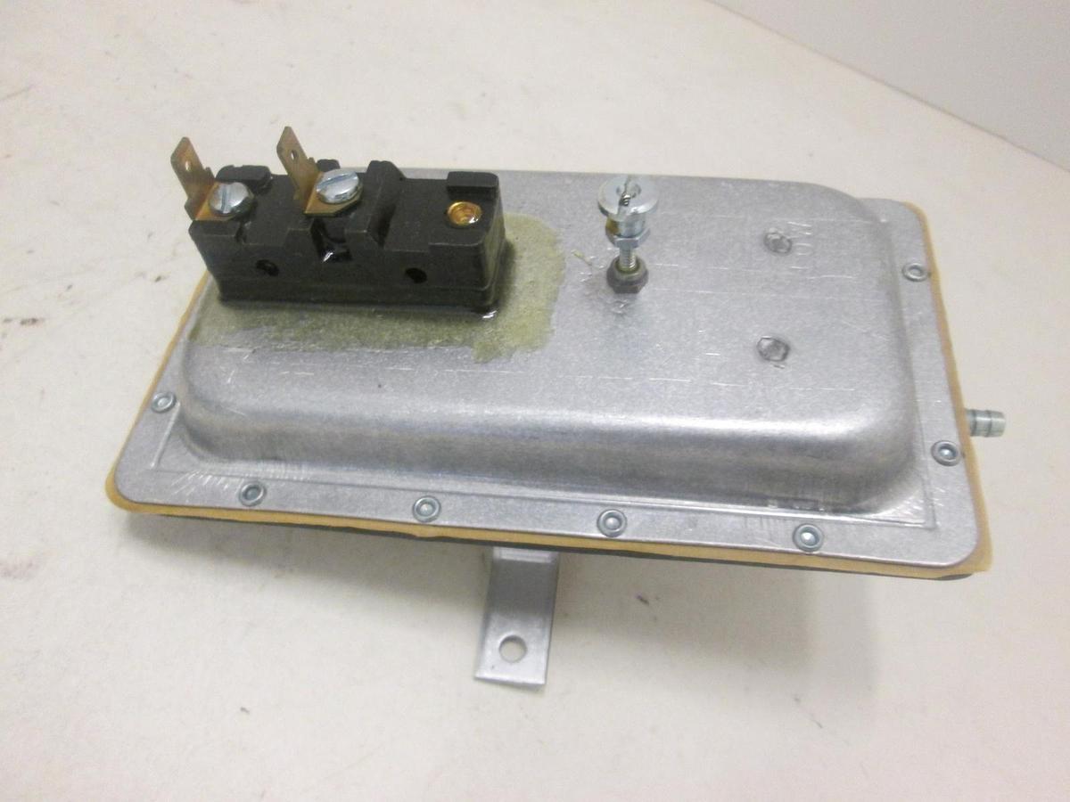 Used COLUMBUS ELECTRIC, PRESSURE SWITCH, Diap, Diff, NO, New