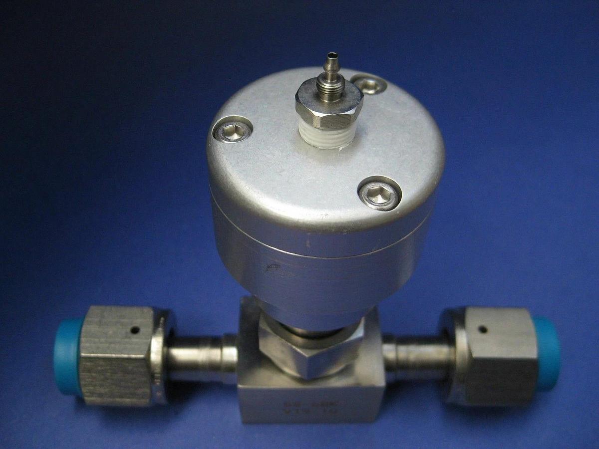 Used Swagelok SS-6BK-V19-1O Bellows Sealed Valve w/ NO Actuator, 1/2" FVCR, Used