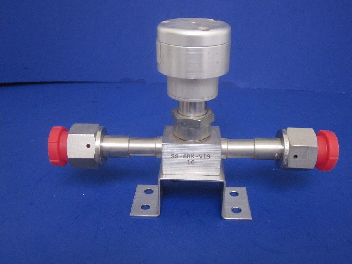 Used Swagelok Bellows Sealed Valve SS-6BK-V19, NC, 1/2" Female VCR, Used