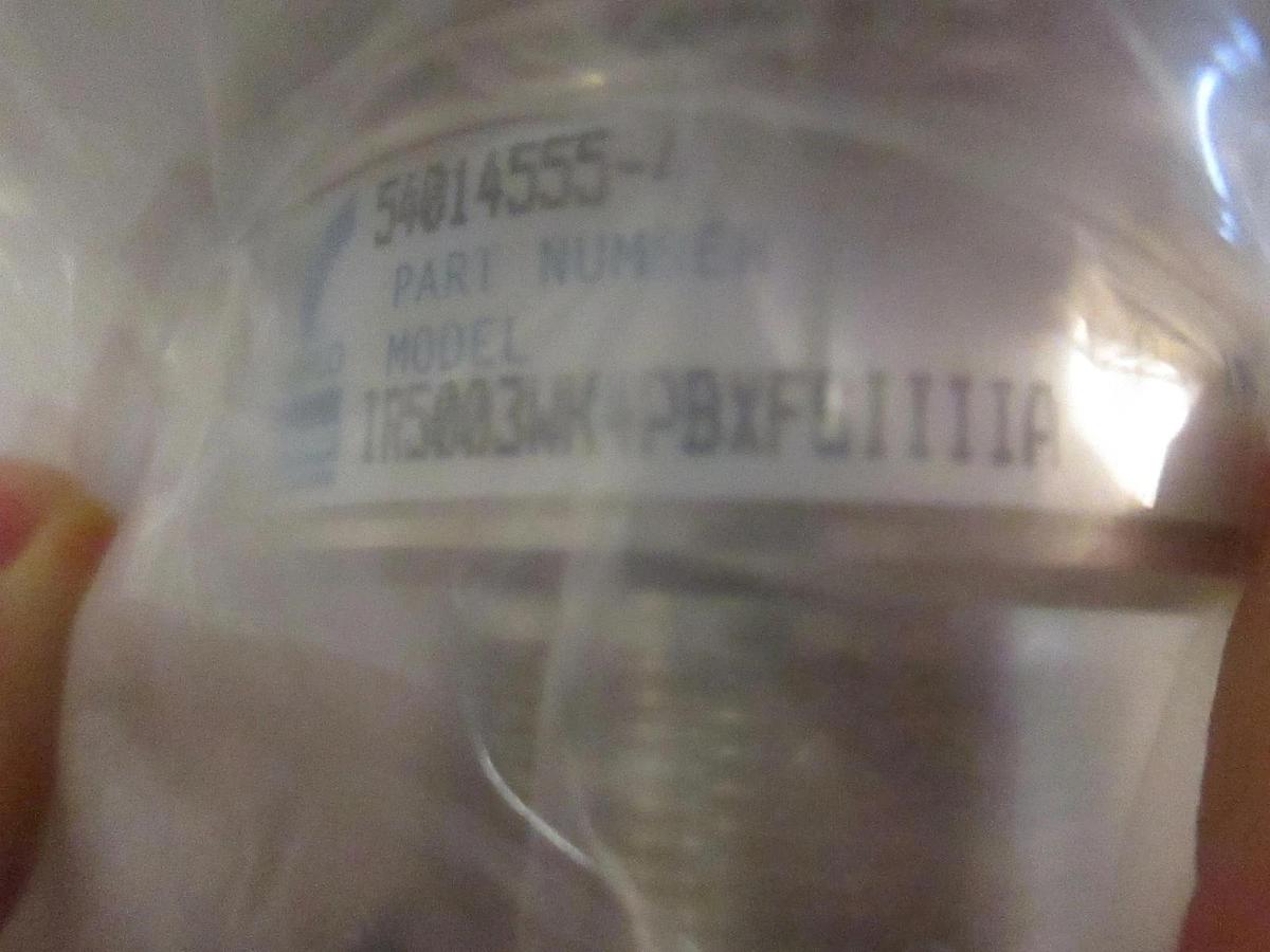 Used Veriflo IR5003WK4PBXFGIIIA, 1/4" FVCR Regulator, New