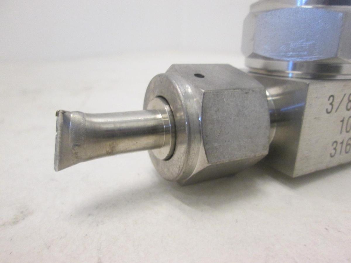 Used Nippon Sanso, 316L 10 K 3/8", Stainless Steel Valve, Used