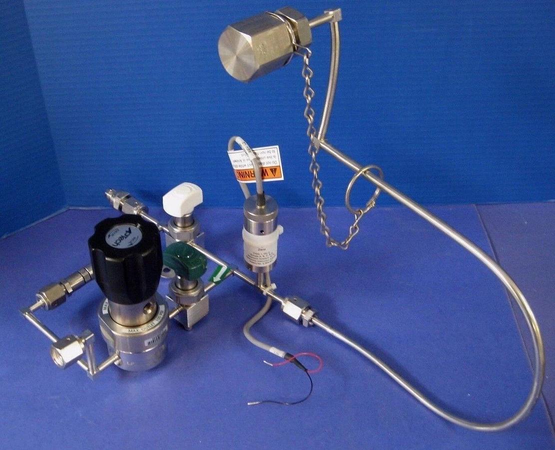 Used N2 AptechAP1010SM Regulator Assy from Gas Panel w 580 CGA & Transducer