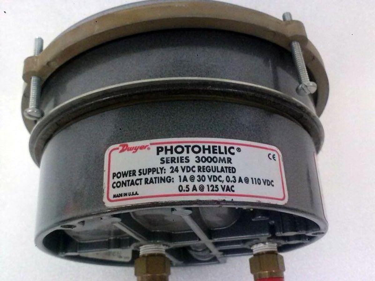 Used Dwyer 3003MR Photohelic Gauge 0 to 3 inch, Used
