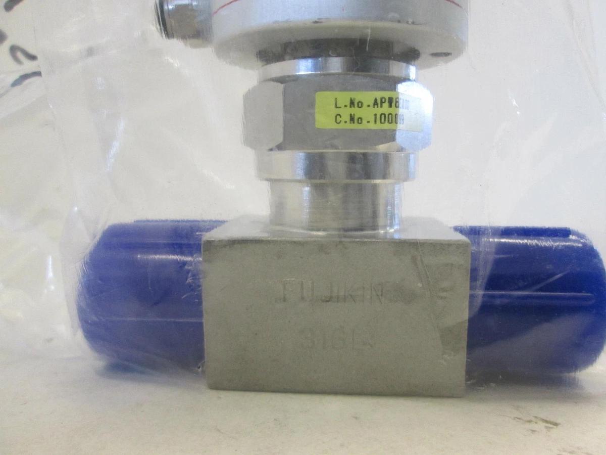 Used Fujikin, O.P. .34 -.69 MPa Pneumatic Valve, N.C, 316L, 1/2 MVCR, Used