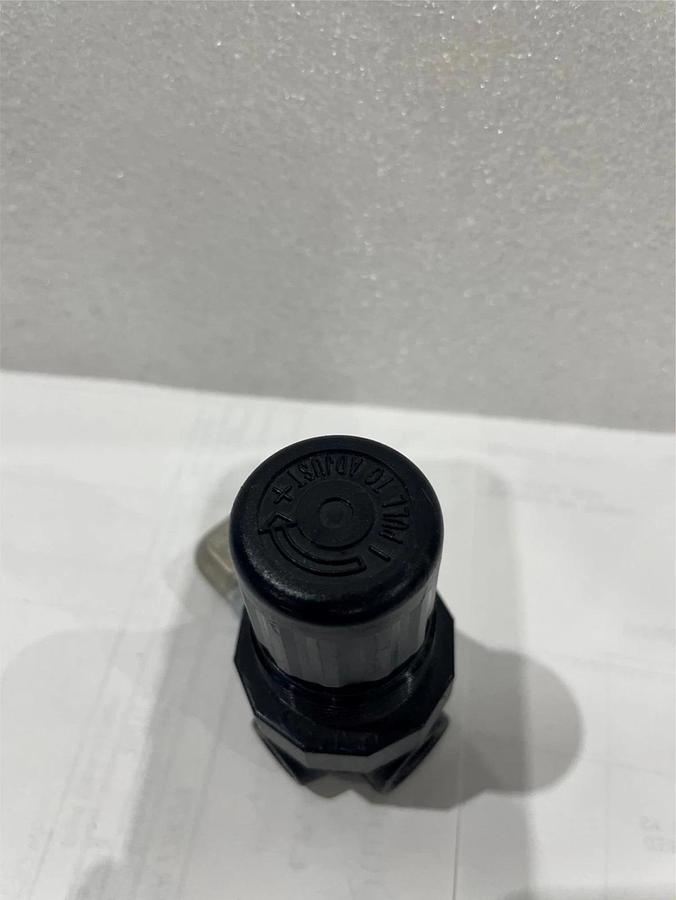 Used Dixon, R07-200R, 300 PSIG, Regulator, Used