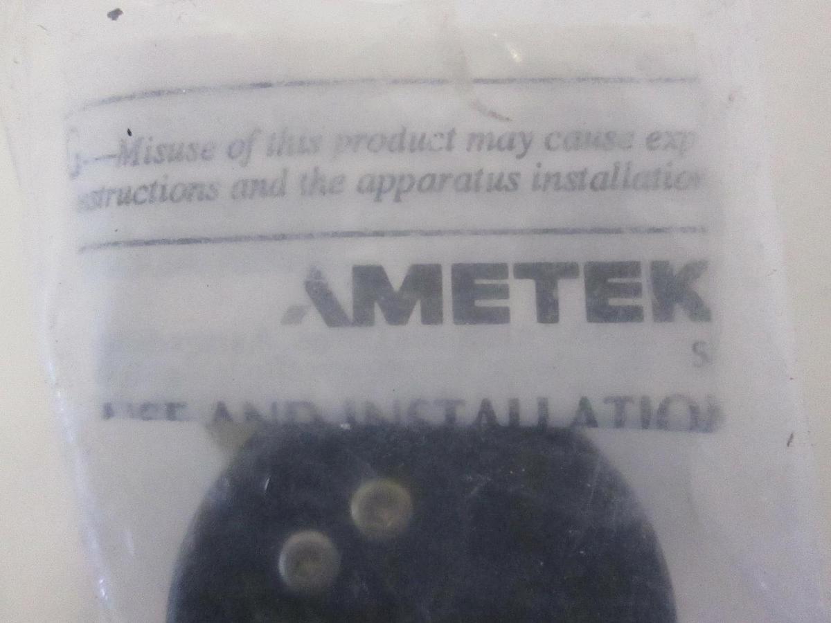 Used Amtek, 0-100 PSI Bottom Mount Gauge, New
