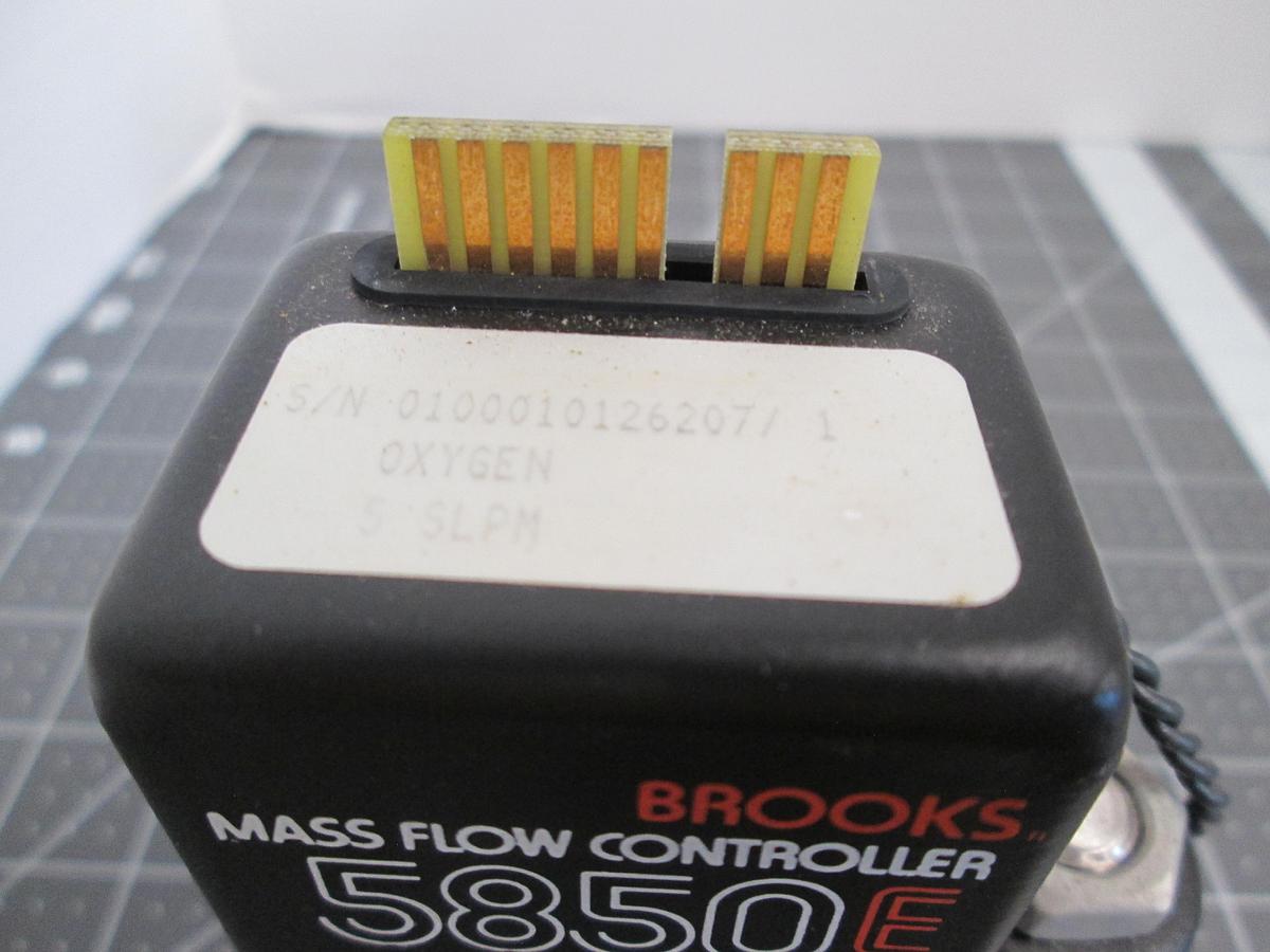 Used Brooks 5850E Mass Flow Controller 5 SLPM O2 Oxygen MFC