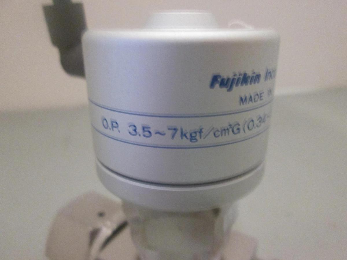 Used Fujikin, 3.5-7kgf, N.O. Pneumatic Valve, 1/2" FVCR, Used