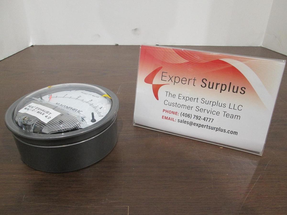 Dwyer, Magnehelic, 2005C, Pressure Gauge, 0-.5" of Water, Used