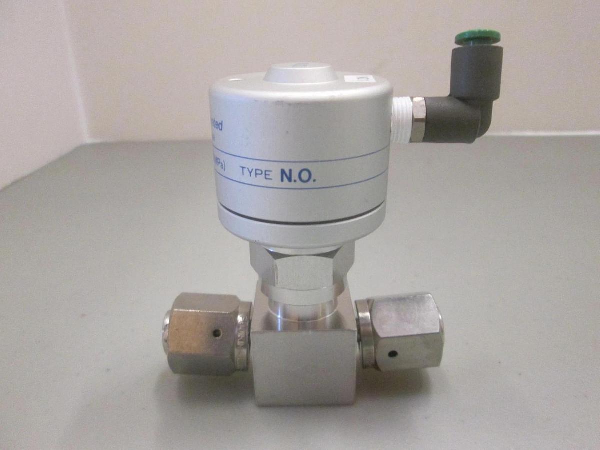 Used Fujikin, 3.5-7kgf, N.O. Pneumatic Valve, 1/2" FVCR, Used
