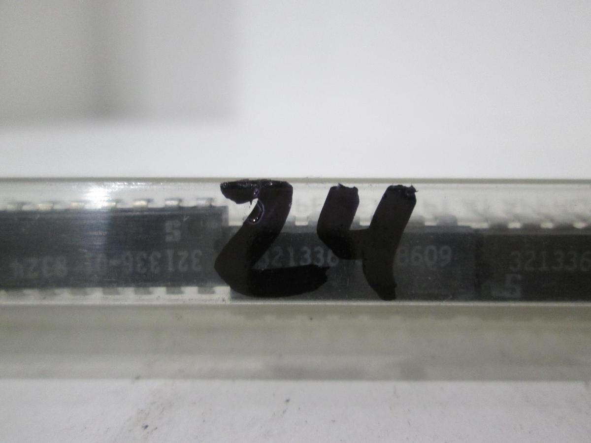 National Semiconductor, 321336-01, Integrated Circuit, New, Lot of 24