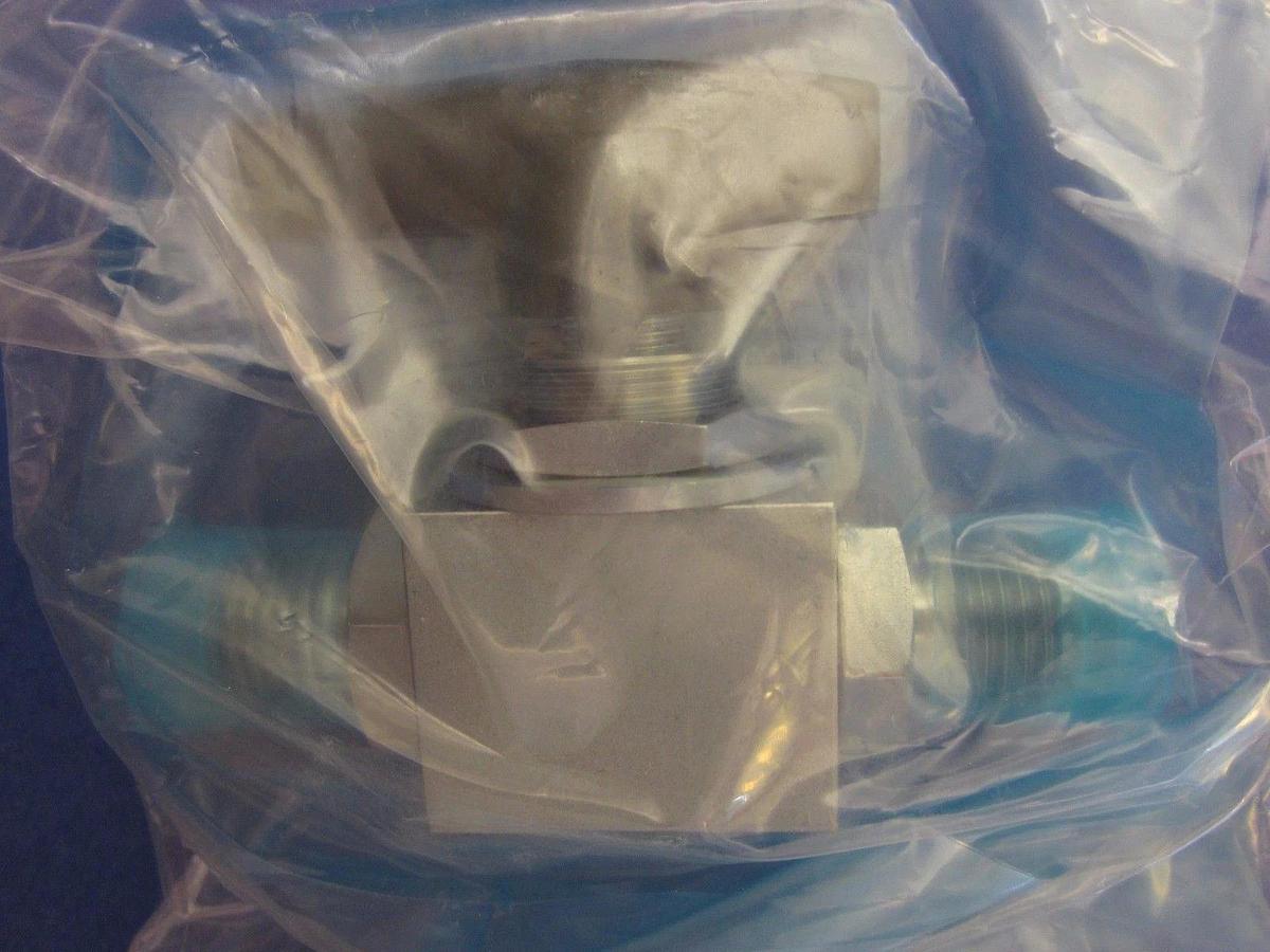 Fujikin SS Ball Valve, 1/4" UJR, FUBV-715-6.35, New