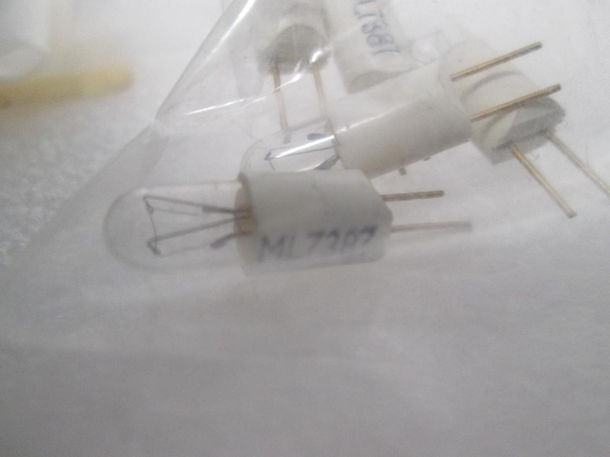 Lamp, 28V, 1.2W, BI, Pin, 110-013, New, Lot of 7