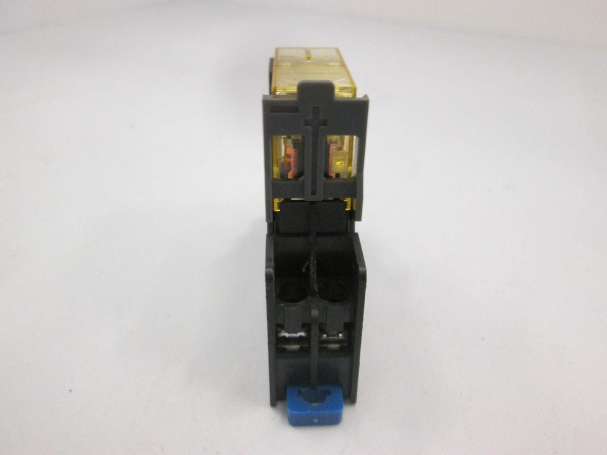 Used IDEC, RJ2S-CL-D24 Relay w/ SJ2S-07L Relay Socket, Used