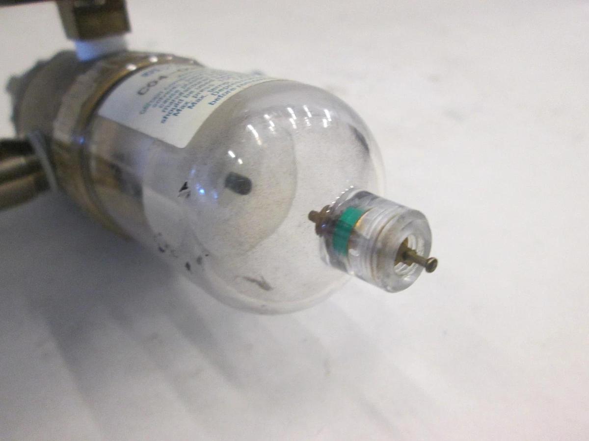 Used Dixon, C04-02M, 150 PSIG, Filter Regulator w/ Ashcroft 0-160 PSI Gauge, Used
