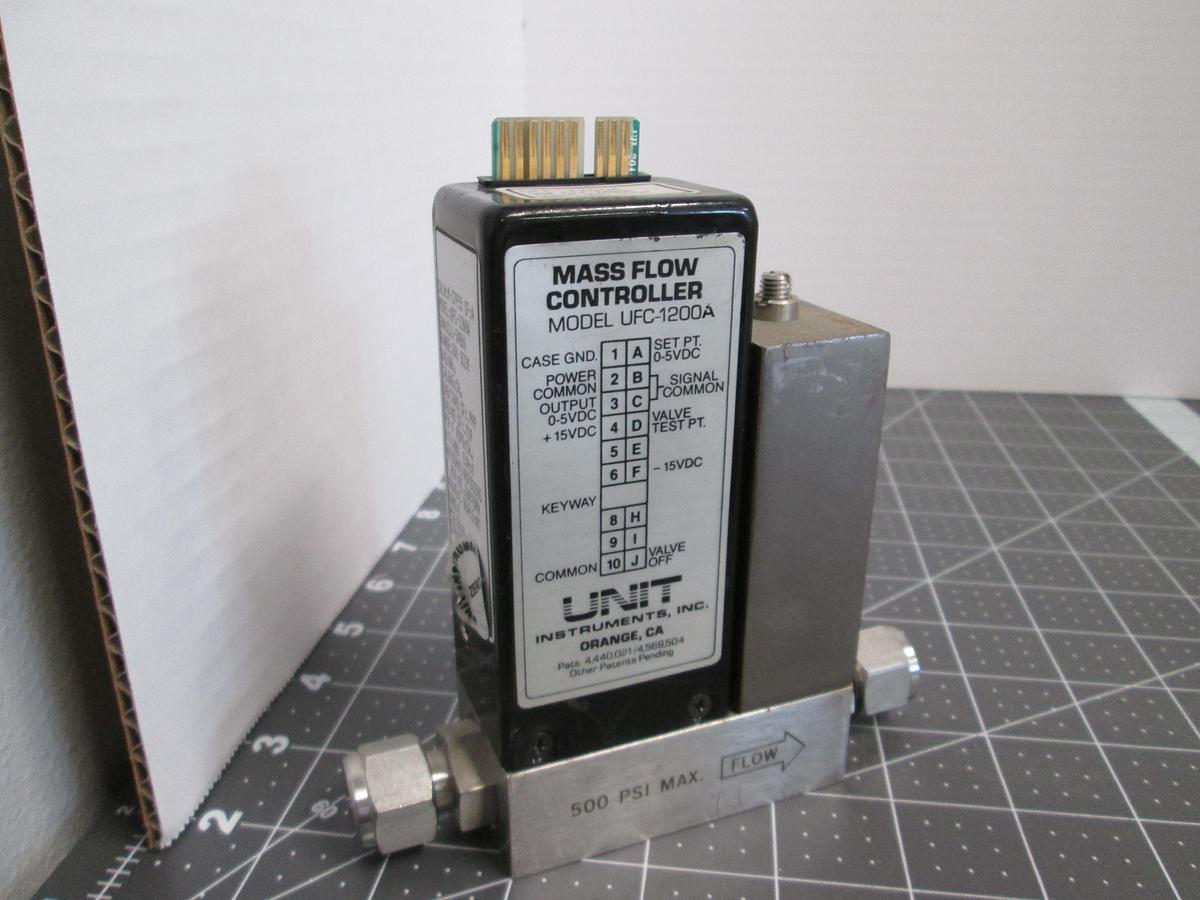 Used UNIT Instrument, UFC-1200A Mass Flow Controller NH3 200 SCCM  