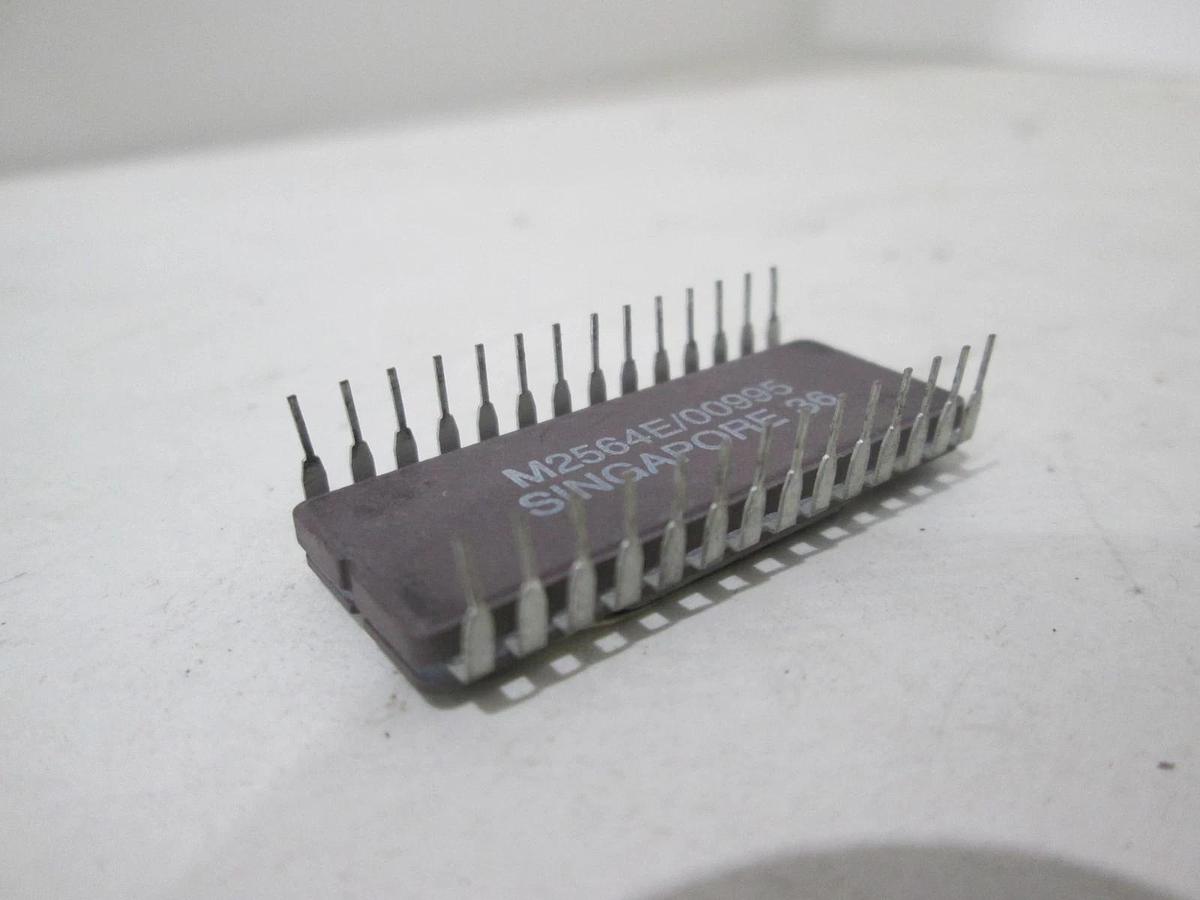 Texas Instruments, M2564E/00995, Integrated Circuit, Used