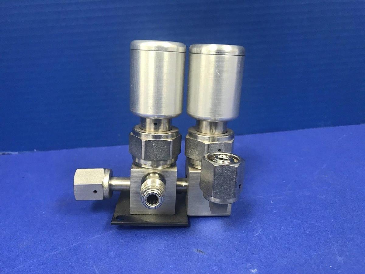 Used Swagelok SS-BNAFW4-C Valve Assembly with Double Actuators and 4 Ports, Used