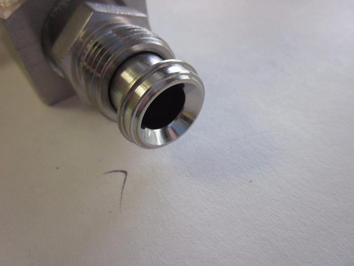 Used Veriflo 935FS8MMP1FSM High Flow Valve, High Purity, 1/2"MVCR with Purge Port