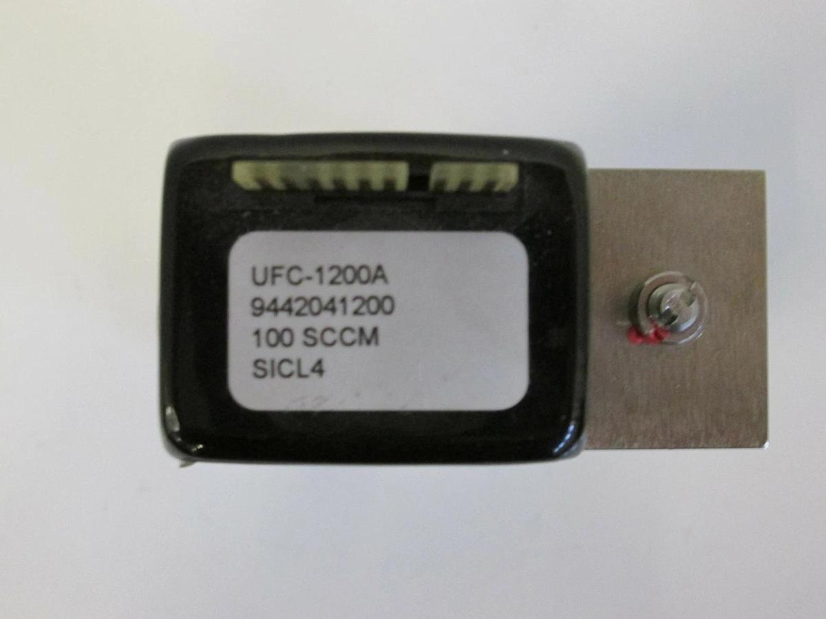 Used Unit UFC-1200A Mass Flow Controller MFC, SICL4, 100 SCCM, 1/4" Male