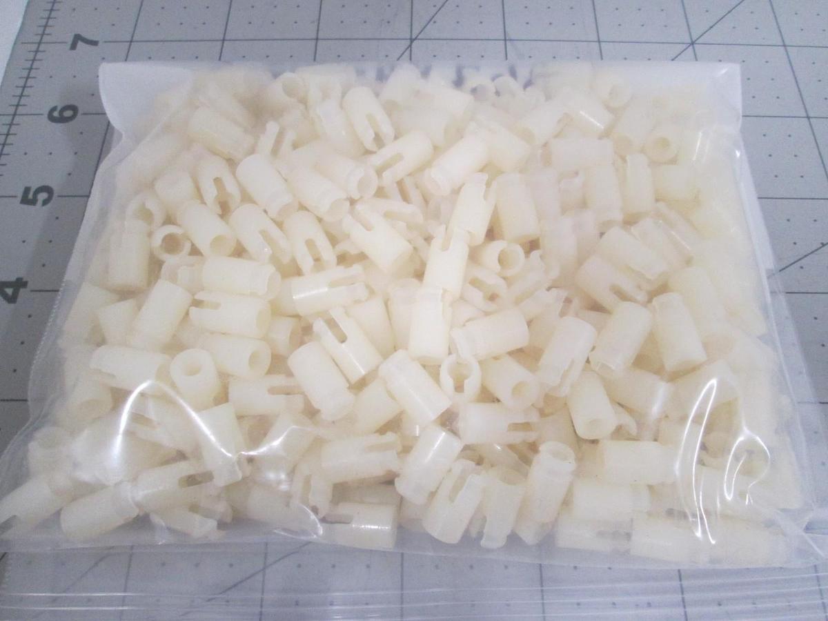 Used Essenta, SRS6-6-01, Alatec Standoff, Nylon, Snap Lock Screw MNT 3.8", Lot of 376